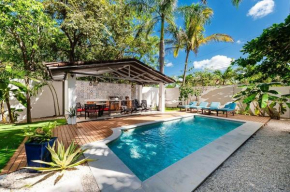 Close to Beach Villa with 2 Casitas